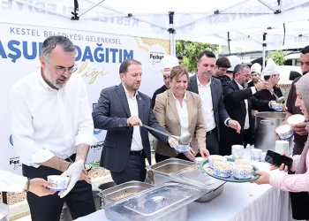 Kestel Belediyesi Aşure Bereketini Vatandaşlarla Paylaştı