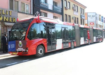 Bursa’nın metrobüsü ilk kez İnegöl’de görücüye çıktı