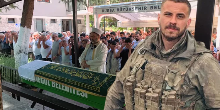 Genç uzman çavuş, gözyaşlarıyla son yolculuğuna uğurladı