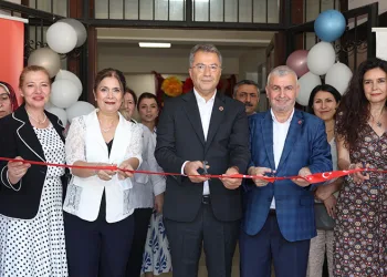 Kursiyerlerden el emeği göz nuru sergi