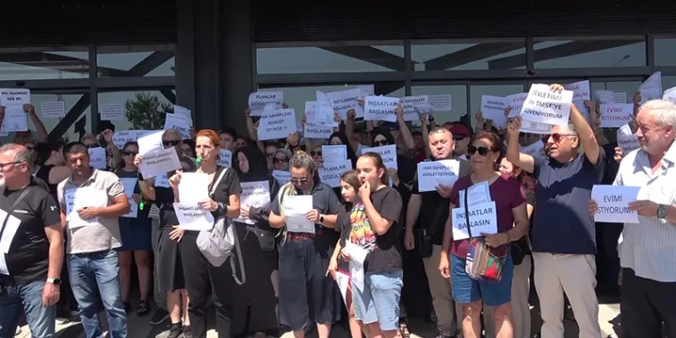 Atış Yapı mağdurlarından Bursa’da “Evimizi istiyoruz” eylemi