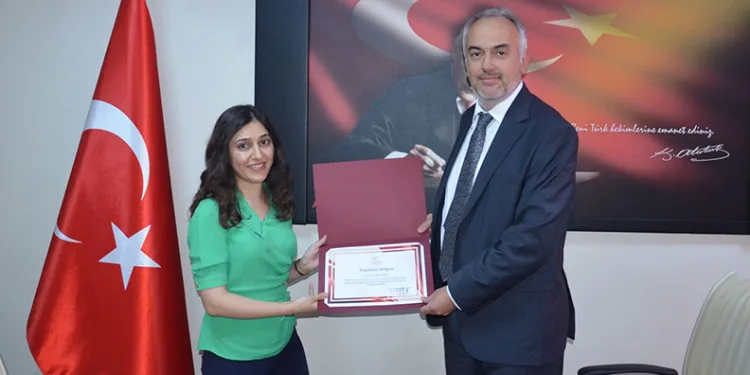 Ebenin dikkati anne ve bebeği kurtardı