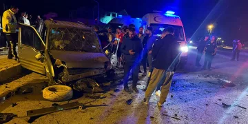 Yüksekova’da iki ayrı kazada 8 kişi yaralandı