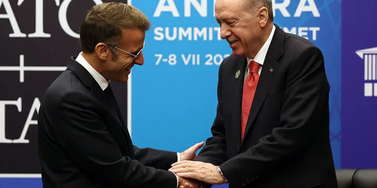 Cumhurbaşkanı Erdoğan, Macron ile görüştü