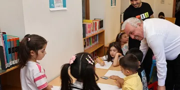 Şadi Özdemir, çocuklar ve ebeveynleri ile kütüphane buluştu