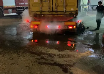 Bursa’da alev alan tırı 10 kilometre kullanıp itfaiyeye ulaştırdı