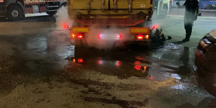 Bursa’da alev alan tırı 10 kilometre kullanıp itfaiyeye ulaştırdı