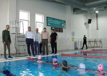 İznik Belediyesi yaz yüzme kursları 506 öğrenciyle başladı