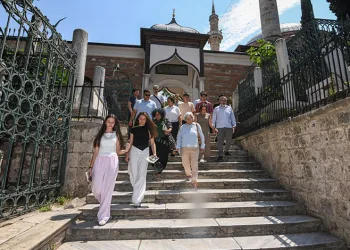 Osmangazi’de gençler Tanpınar’ın izinde Bursa’yı yeniden tanıdı
