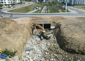 Büyükşehir’den Balkan Mahallesi’nde yoğun mesai