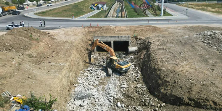 Büyükşehir’den Balkan Mahallesi’nde yoğun mesai
