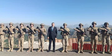 Bakan Çiftçi sınırın sıfır noktasında