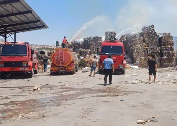 Nizip’te kağıt fabrikasında yangın