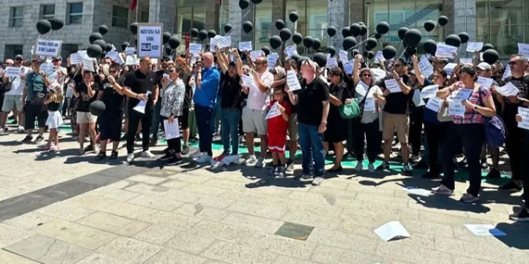 Atış Yapı mağdurlarından açıklama: “Bedelini vatandaş ödüyor”