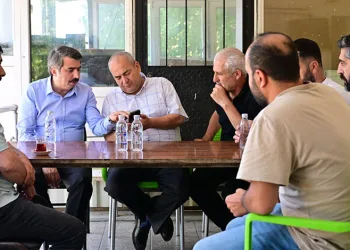 Oktay Yılmaz, Teleferik Mahallesi’nde esnafla bir araya geldi