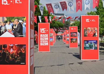 Yıldırım’da 15 temmuz ruhu fotoğraf sergisiyle yaşatılıyor