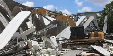 Nilüfer’de toplam 3 bin 300 metrekarelik 3 kaçak yapı yıkıldı