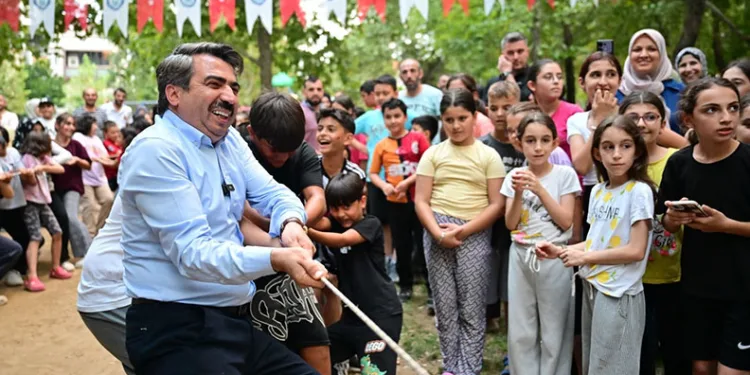 Oktay Yılmaz’dan miniklere sürpriz
