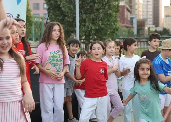 Doğanbey Mahallesi’nde Yaz Akşamı Şenliğe Dönüştü