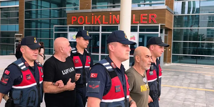Yönetmen Ezel Akay’a adli kontrol şartı, kardeşi tutuklandı
