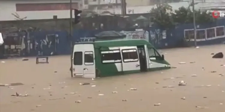 Fildişi Sahili ve Gana’yı sel vurdu: 71 ölü