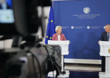 Avrupa Komisyonu Başkanı Leyen, Paşinyan ile görüştü
