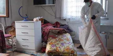 Yıldırım’da çöp ev temizlendi, 5 ton çöp çıktı