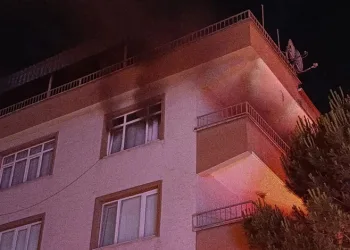 Bursa’da apartman dairesinde çıkan yangın paniğe neden oldu
