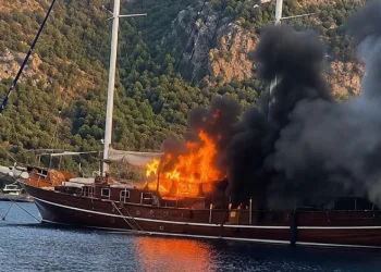 Göcek’te tekne yangını