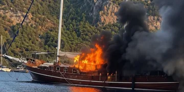 Göcek’te tekne yangını