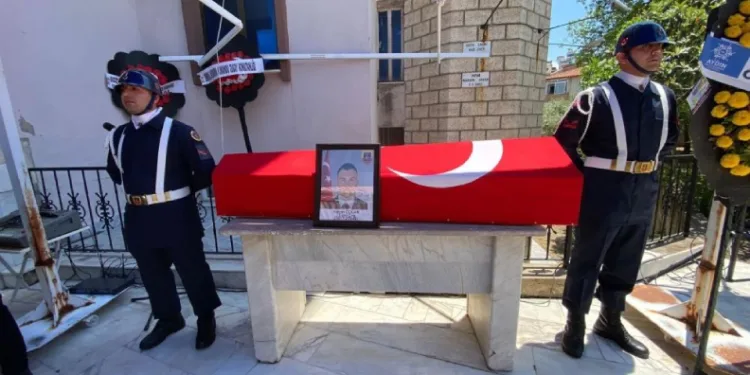 Kazada hayatını kaybeden uzman çavuş, al bayraklı tabutla son yolculuğuna uğurlandı