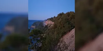 Kastamonu’da ormanlık alana düşen yabancı cismin patlaması sonucu yangın çıktı