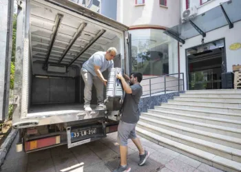 Mersin’de üniversitelilere ücretsiz taşınma desteği