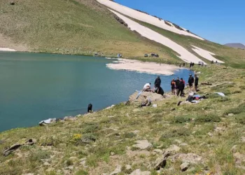 Sıcaktan bunalanlar Çalyan Gölü’ne akın ediyor