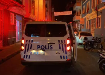 Nazilli’de bıçaklı kavga, kolundan yaralanan genç hastaneye kaldırıldı