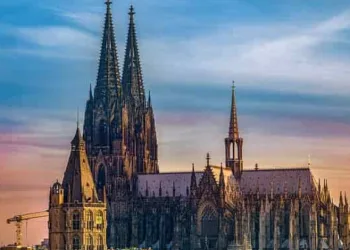 Köln Katedrali’ne giriş için 12 euro dönemi başladı