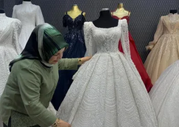 Bu sezon dantel ve kaburga gelinlik modelleri revaçta