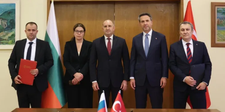 Türkiye ile Bulgaristan arasında doğal gazda iş birliği protokolü imzalandı