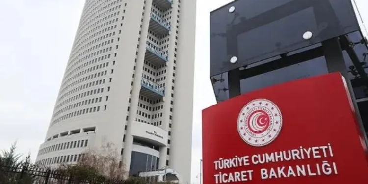 Dış ticaret mevzuatına aykırı davranan firmalara son 2 buçuk yılda 28,7 milyar liralık ceza