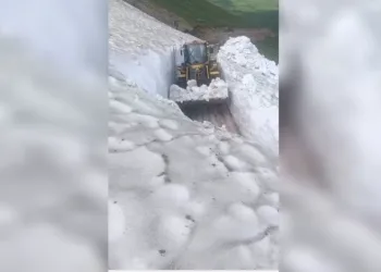 Kars’ta temmuz ortasında 3 metre kar