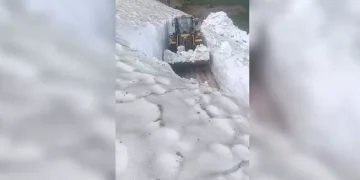 Kars’ta temmuz ortasında 3 metre kar