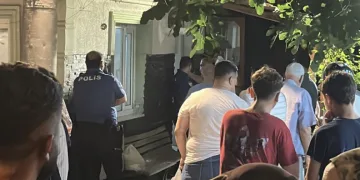 20 yaşındaki genç asılı bulundu