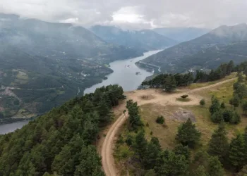 Norveç Fiyortları değil, Artvin Çoruh Vadisi