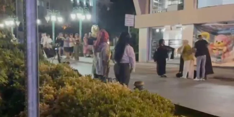 Eskişehir’de iki kadın grup arasında cadde ortasında kavga
