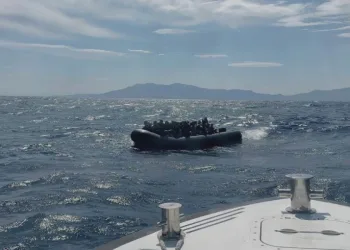 Ayvacık açıklarında 43 kaçak göçmen yakalandı