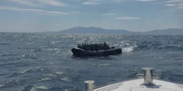 Ayvacık açıklarında 43 kaçak göçmen yakalandı
