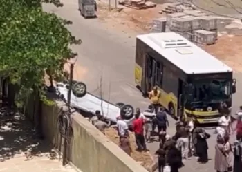 Siirt’te belediye otobüsü ile hafif ticari araç çarpıştı: 1 yaralı