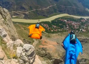 Kemaliye’de Wingsuit Şöleni