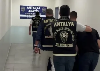 Kuyumculara sahte altın diş satan şüphelilere, polisten ‘Gülen yüz’ operasyonu