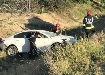 Otomobil şarampole yuvarlandı: 1’i bebek 3 yaralı